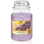 Yankee Candle Lemon Lavender Kerze im Glas mit sichtbarem Etikett