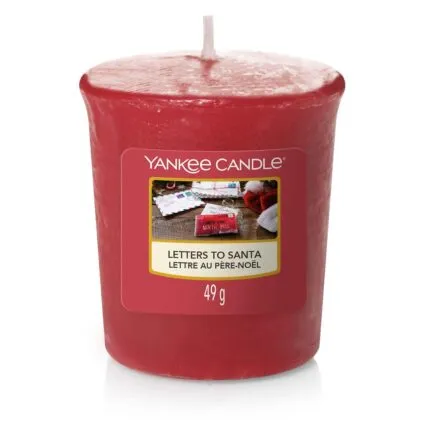 Rote Yankee Candle mit Docht und Etikett Letters to Santa, 49 g