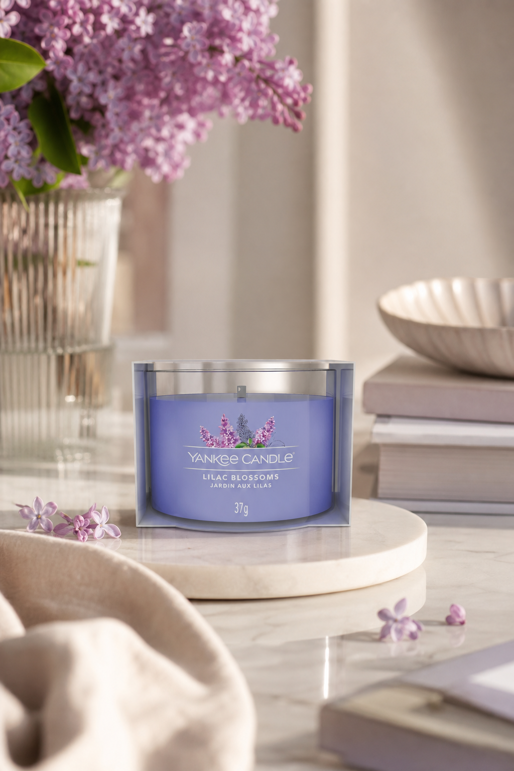 Lilac Blossoms 37g in einer stimmungsvollen Anwendungsszene