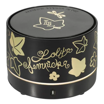Schwarzer Duftdiffuser mit goldener Aufschrift Lolita Lempicka und Schmetterlingsmotiven