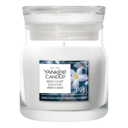 Yankee Candle Midnight Jasmine Duftkerze im Glas auf weißem Hintergrund