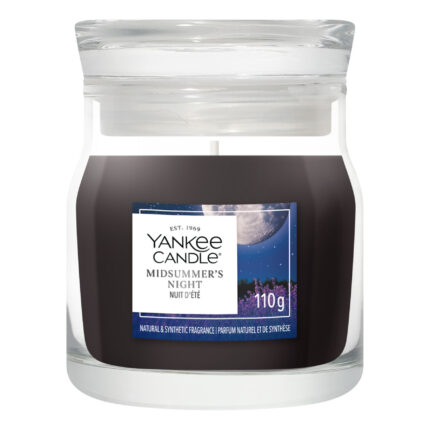 Yankee Candle Midsummer’s Night Duftkerze im Glas vor weißem Hintergrund