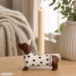 Mignon Kerzenhalter Dackel mit Mütze weiß 16,8x6,5x12,8cm – Produktansicht