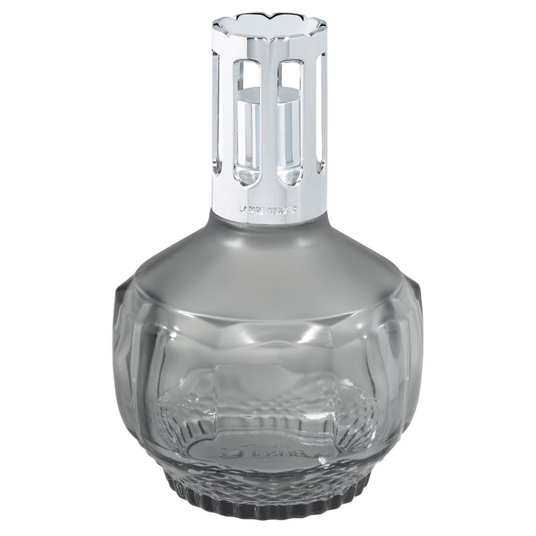 Molecule Lampe Berger Frontansicht Graue Molecule Lampe Berger mit rundem Glasbehälter und Metallaufsatz