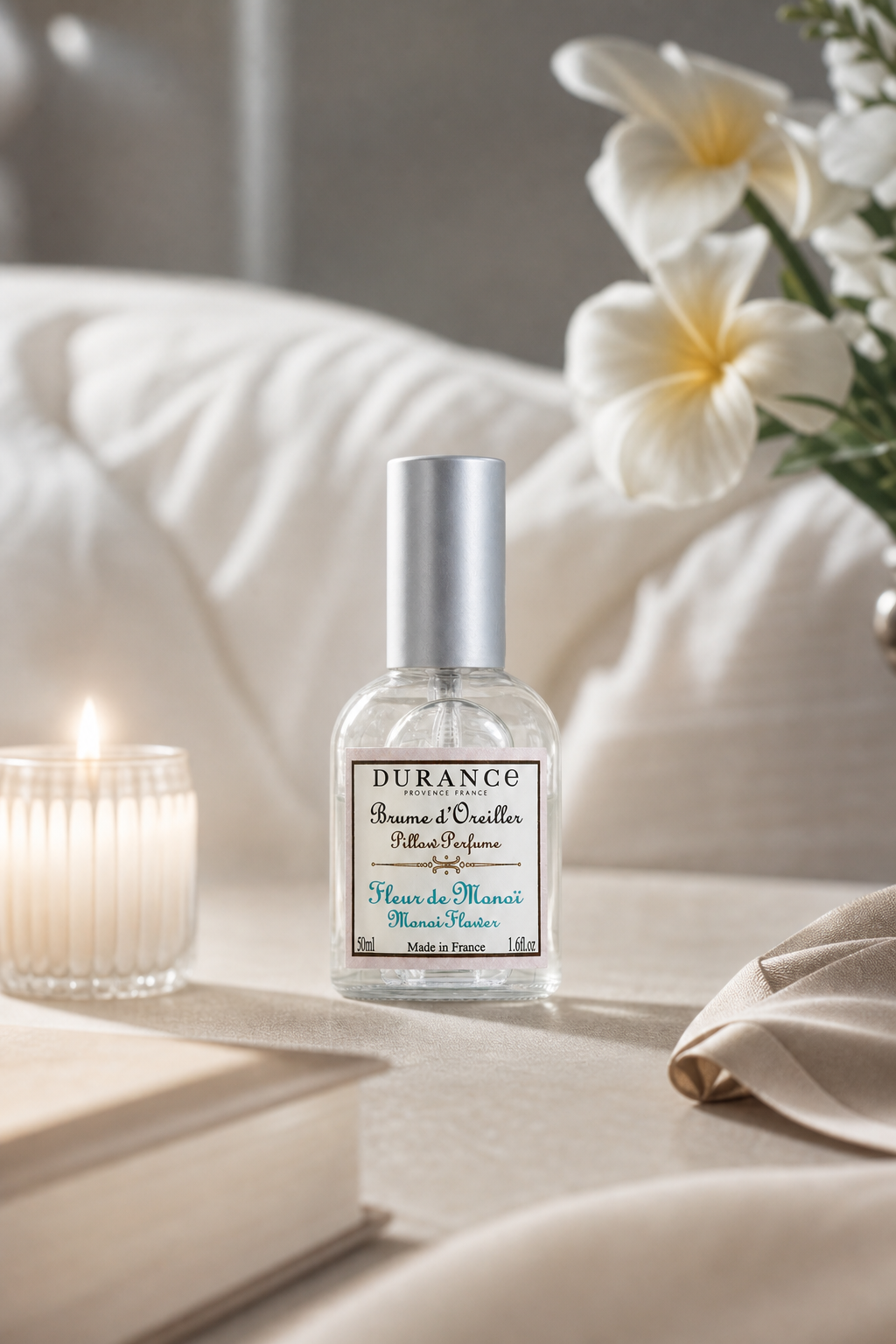 Monoi-Blüte Kopfkissenspray 50ml in einer stimmungsvollen Anwendungsszene