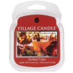 Vorderseite der Village Candle Mulled Cider Verpackung mit rotem Etikett