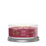 Black Cherry Duftkerze mit fünf brennenden Dochten auf silbernem Untersetzer
