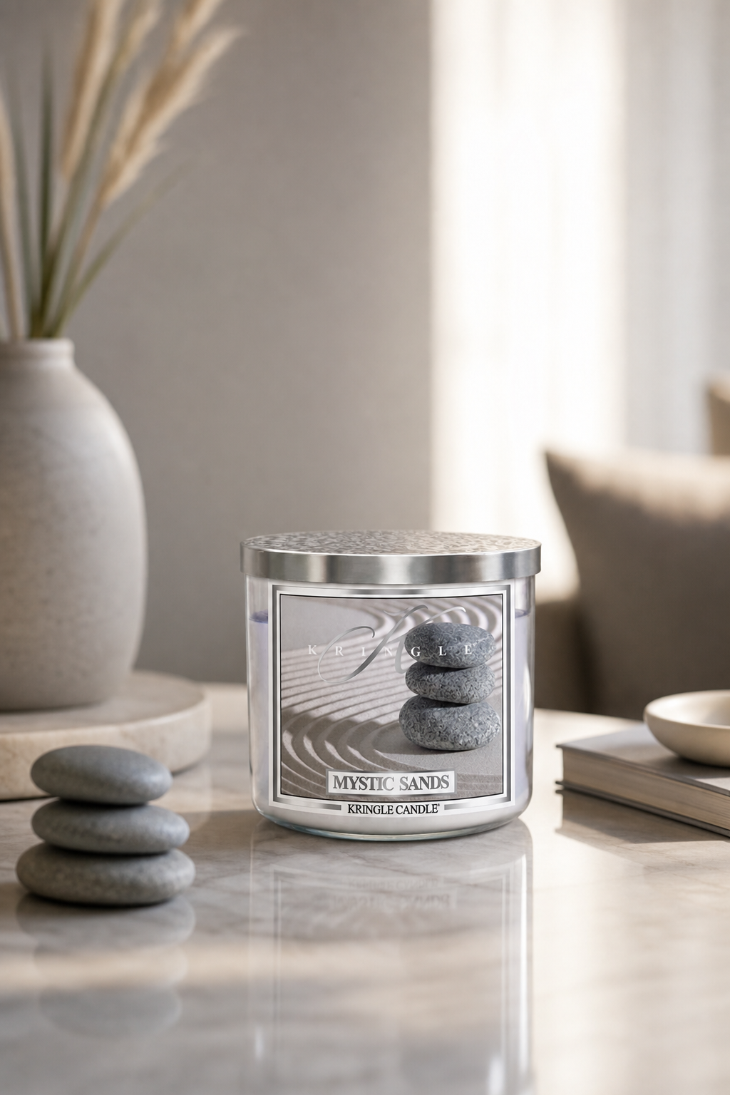 Mystic Sands 396 g Tumbler 3-Docht in einer stimmungsvollen Anwendungsszene