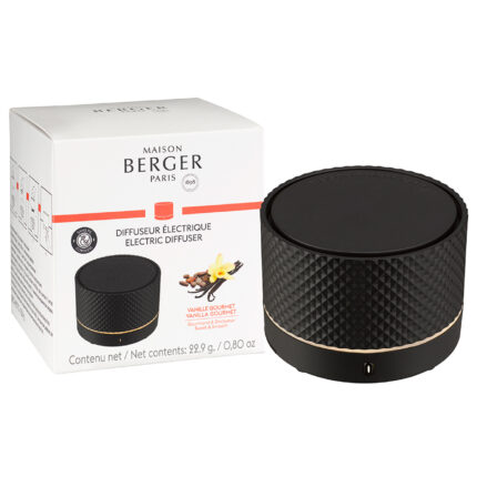 Schwarzer Duftdiffuser und Maison Berger Paris Verpackung vor weißem Hintergrund