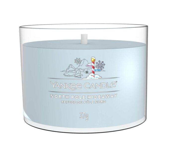 Nahaufnahme der Yankee Candle North Pole Hideaway Votivkerze im Glas