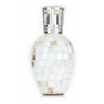 Ocean King Duftlampe L mit mosaikartigem Korpus und silberfarbenem Aufsatz