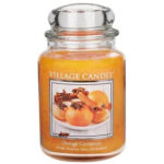 Orangefarbenes Village-Candle-Glas mit Etikett Orange Cinnamon