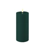 Outdoor Stumpenkerze LED dunkelgrün 7,5 x 15cm – Produktansicht