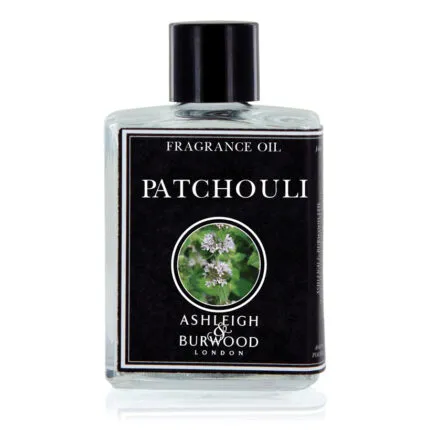 Nahaufnahme eines Patchouli-Fragrance-Oil-Flakons mit schwarzem Verschluss