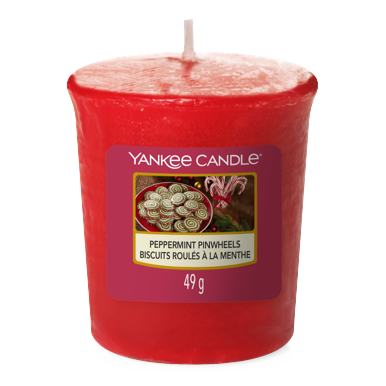 Rote Yankee Candle Kerze mit Etikett Peppermint Pinwheels und 49 g