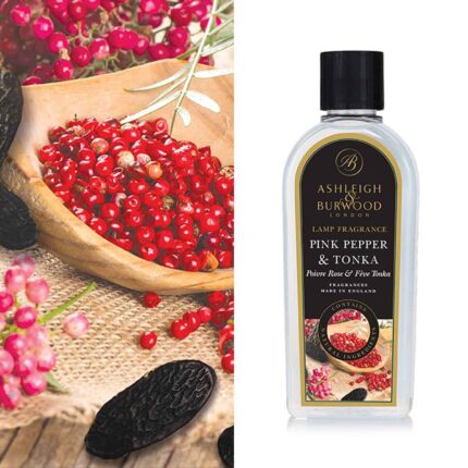 Detailansicht der Flasche mit Etikett Pink Pepper & Tonka und Beerenmotiv