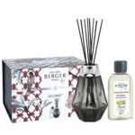 Schwarzer Raumduft-Diffuser mit Duftstäbchen, dekorativer Verpackung und Nachfüllflasche