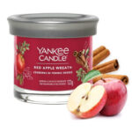 Yankee Candle Red Apple Wreath Tumbler mit Äpfeln und Zimtstangen