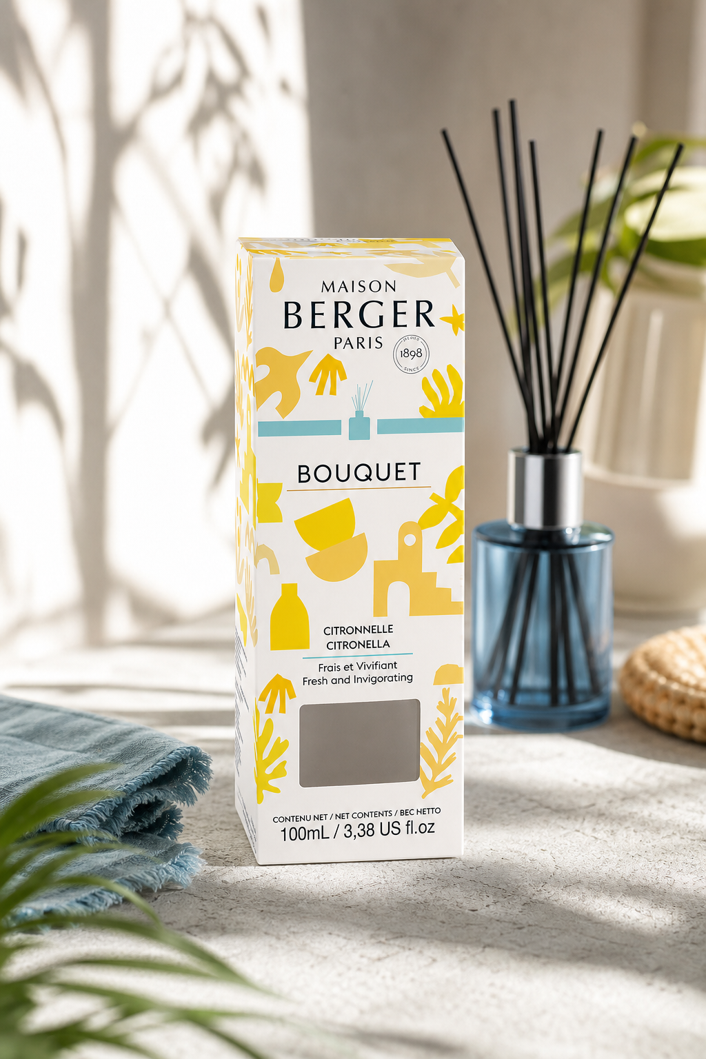Reed Diffuser 100ml Blau in einer stimmungsvollen Anwendungsszene