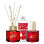 Roter Diffuser, Nachfüllflasche und Raumspray im Sweet Design