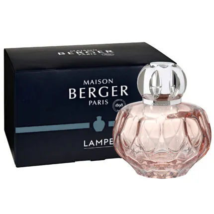 Rosalie Rosa Duftlampe und schwarze Maison Berger Paris Verpackung