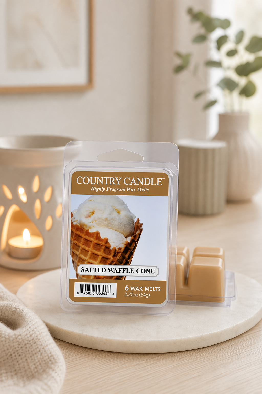 Salted Waffle Cone Wax Melts 64g in einer stimmungsvollen Anwendungsszene