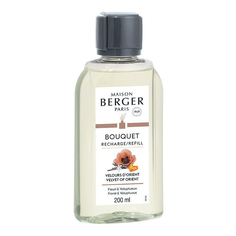 Maison Berger Nachfüller auf Tisch Maison Berger Paris Nachfüller Velours d’Orient auf einem Tisch