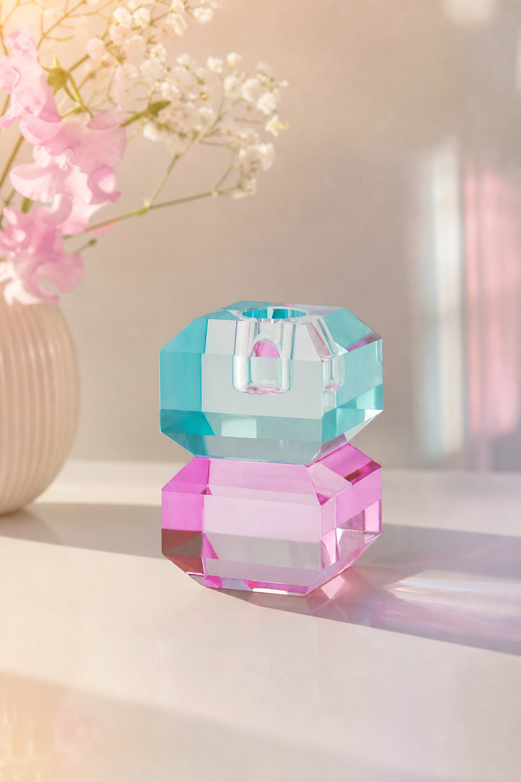 Sari Kerzenhalter 9cm blau/rosa in einer stimmungsvollen Anwendungsszene