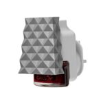 ScentPlug Diffuser mit grauer Facettenhülle, weißem Stecker und rotem Nachfüller
