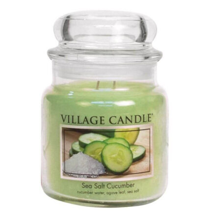 Grünes Village Candle Glas mit Deckel und Etikett Sea Salt Cucumber