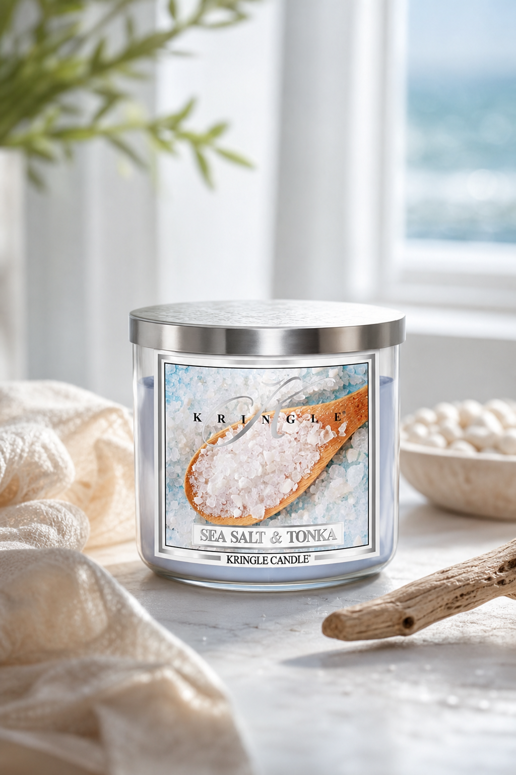 Sea Salt & Tonka 396 g 3-Docht Tumbler in einer stimmungsvollen Anwendungsszene