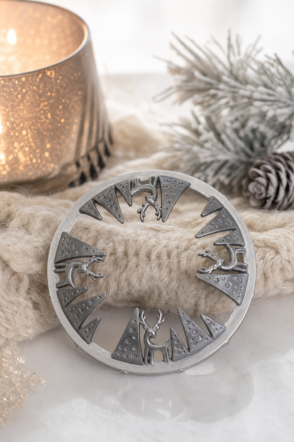 Shimmering Frost Candle-Lid (Silber) in einer stimmungsvollen Anwendungsszene