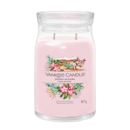 Nahaufnahme der Yankee Candle Desert Blooms Kerze mit zwei Dochten