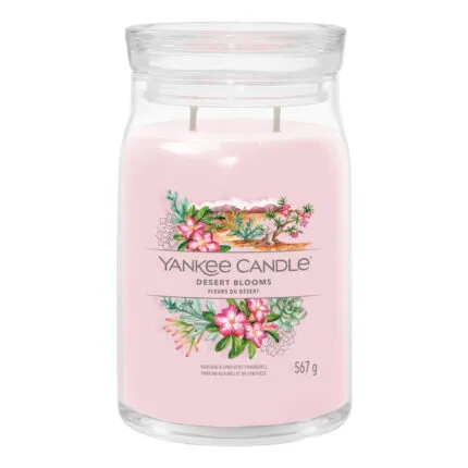 Nahaufnahme der Yankee Candle Desert Blooms Kerze mit zwei Dochten