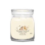 Soft Wool & Amber Kerze im Glas mit sichtbarem Etikett