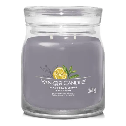 Yankee Candle Black Tea & Lemon Kerze im Glas mit sichtbarem Etikett