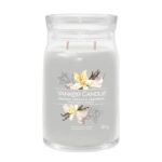 Yankee Candle Kerze im Glas mit floralem Etikett und zwei Dochten