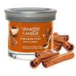 Cinnamon Stick Duftkerze im Glas mit Zimtstangen