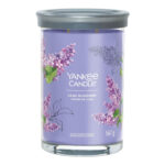 Lilac Blossoms Duftkerze im Glas mit grauem Deckel und Blumenmotiv