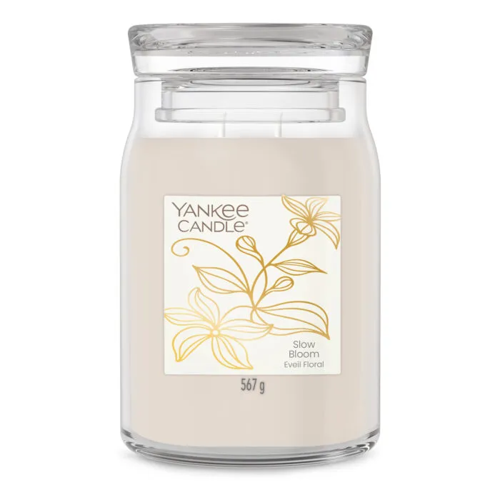 Slow Bloom Duftkerze im Glas mit Deckel und lesbarem 567-g-Etikett