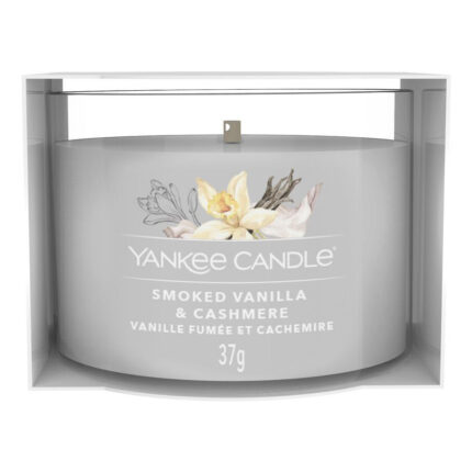 Verpackte Yankee Candle Smoked Vanilla & Cashmere Duftkerze mit 37-g-Etikett