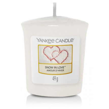Yankee Candle Snow In Love Duftkerze mit Docht und Etikett