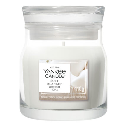 Yankee Candle Soft Blanket Duftkerze im Glas auf weißem Hintergrund