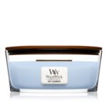 Frontansicht der WoodWick Soft Chambray Kerze mit geschlossenem Holzdeckel