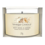 Frontalansicht der Yankee Candle Soft Wool & Amber Kerze mit 37-g-Etikett