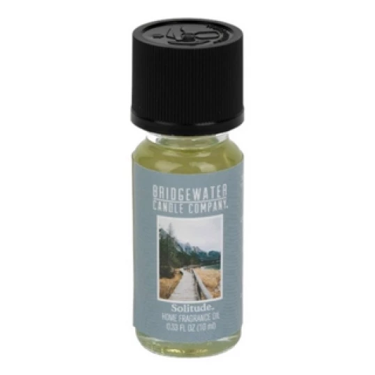 Solitude Duftöl-Fläschchen Nahaufnahme des Solitude Home Fragrance Oil Fläschchens mit schwarzem Verschluss