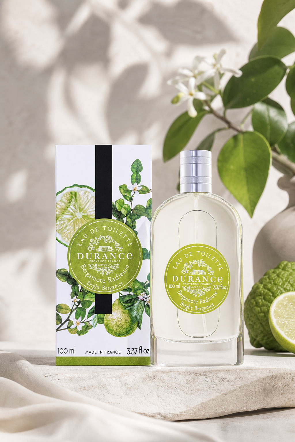 Strahlende Bergamotte Eau de Toilette 100ml – Stimmungsbild Strahlende Bergamotte Eau de Toilette 100ml in einer stimmungsvollen Anwendungsszene