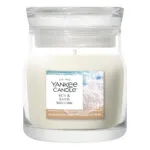 Yankee Candle Sun & Sand Kerze im Glas vor weißem Hintergrund