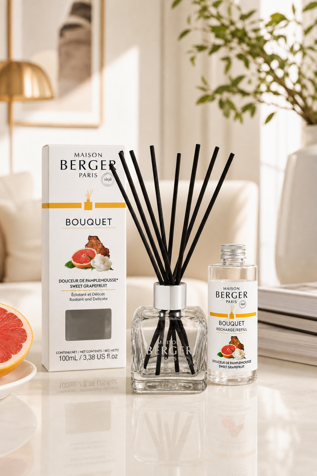 Maison Berger Paris Diffuser mit Verpackung und Nachfüllflasche auf Tisch im Wohnraum