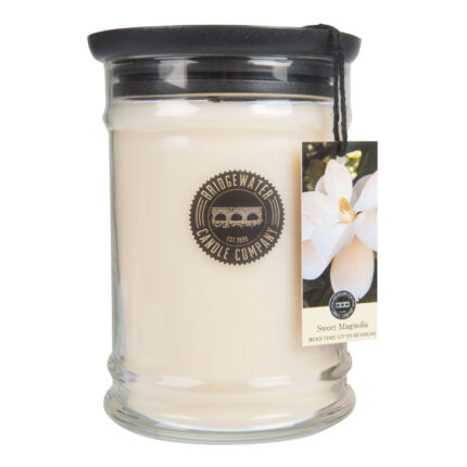 Sweet Magnolia Kerze im Glas mit schwarzem Deckel und Magnolia-Anhänger